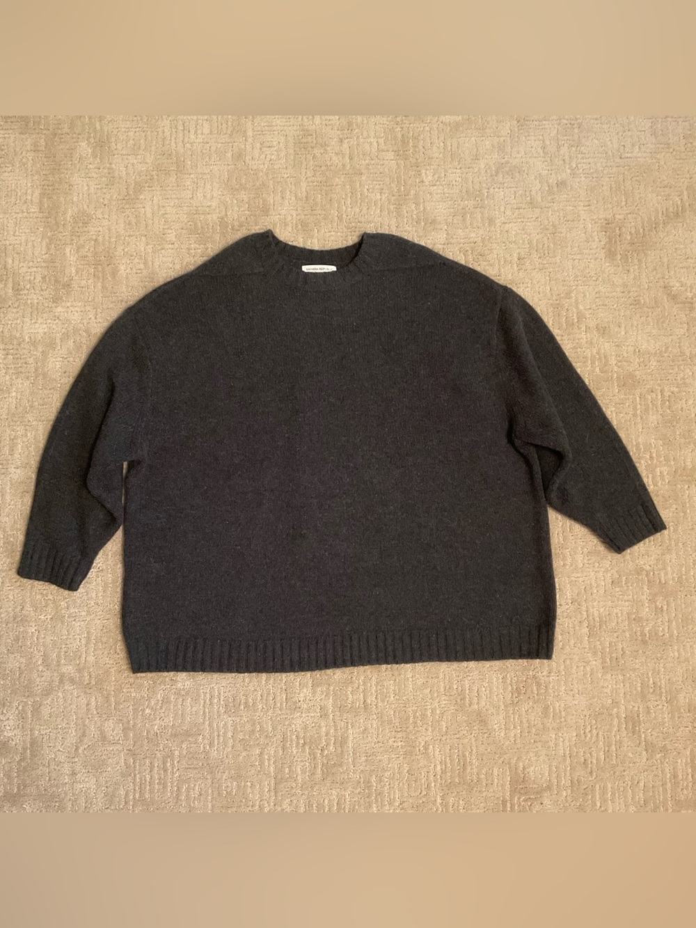Banana Republic Extra Fine Merino Wool Blend Sweater Gray L EUC Minimalist Chic - Picture 2 of 11